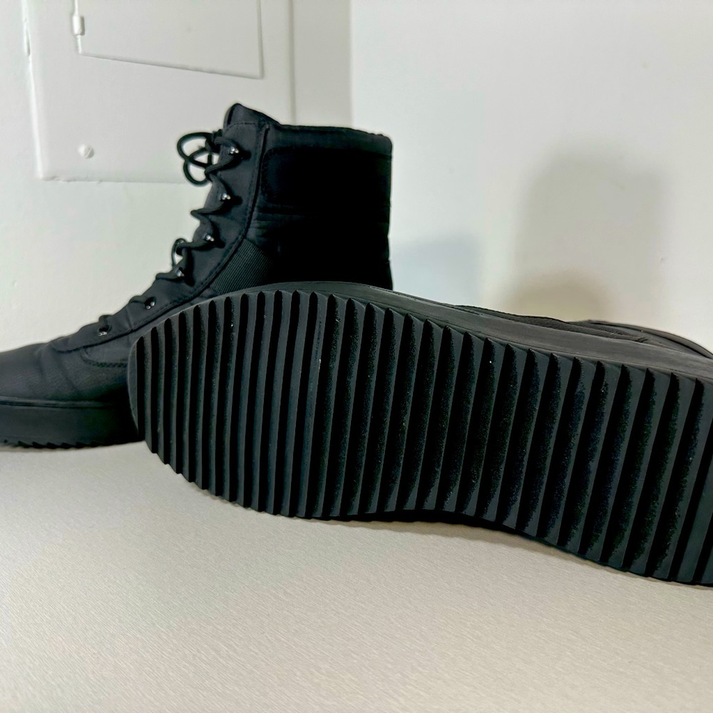 ALDO Men’s Size 12 USA.   Black High Top Laced Up Sneaker. Fashion Sneaker.